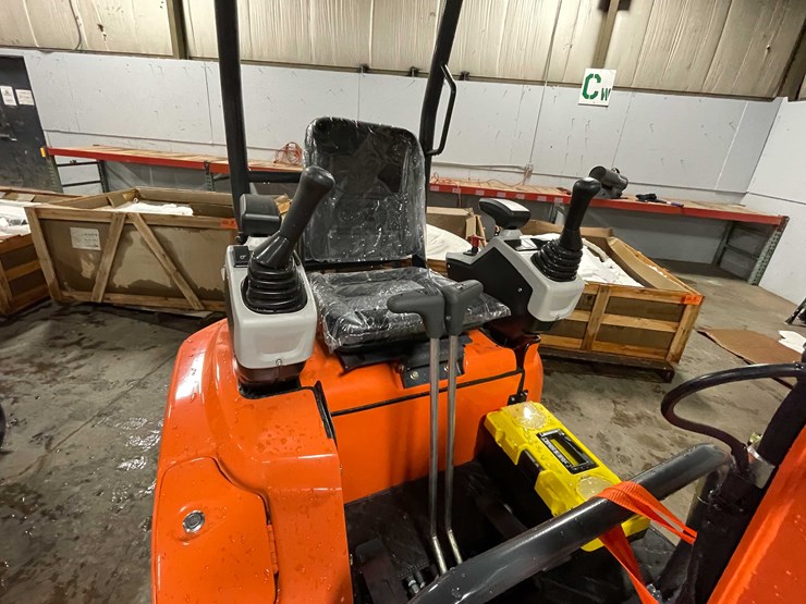 #2004-•-2025-unused-me18-mini-excavator-(o9)-image-3