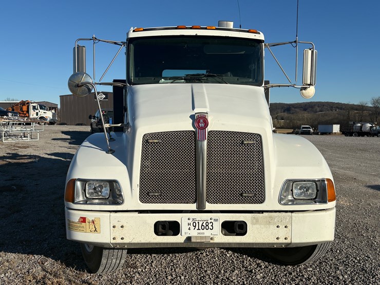 2008-kenworth-t300-image-5