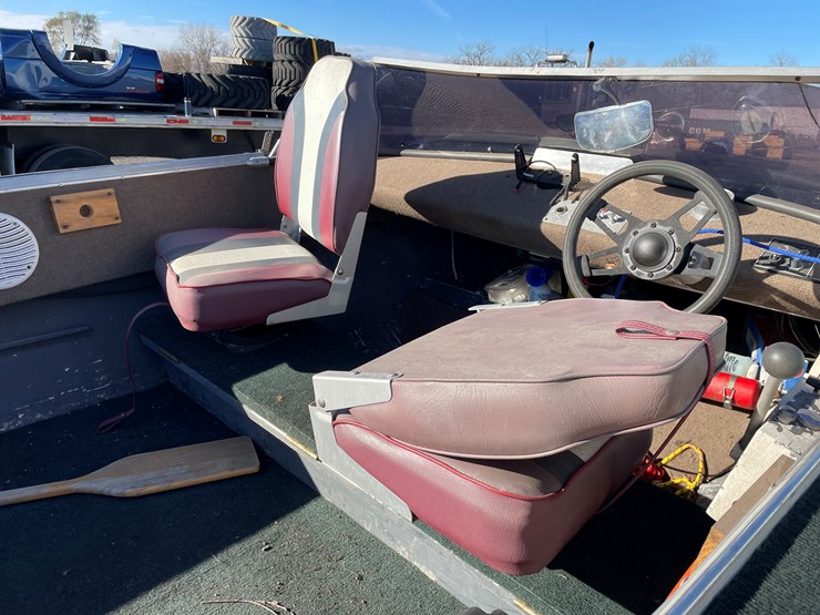 #1300-•-1953-crestliner-v4tl-aluminum-fishing-boat-with-trailer-(has-wi-title)-image-23