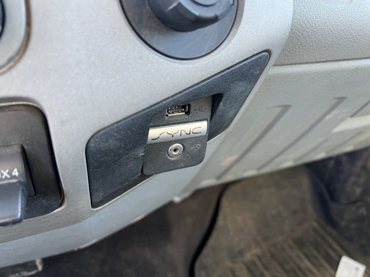 2015-ford-f450-xlt-sd-image-38