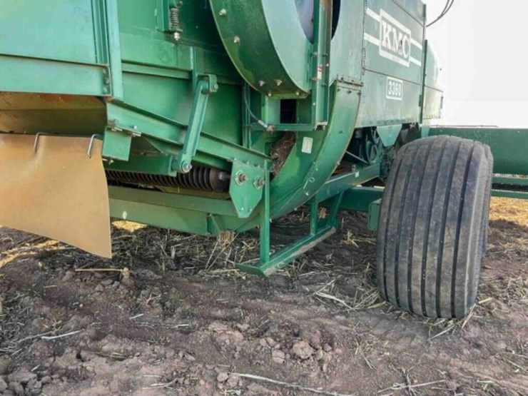 kmc-3360-peanut-harvester-image-16