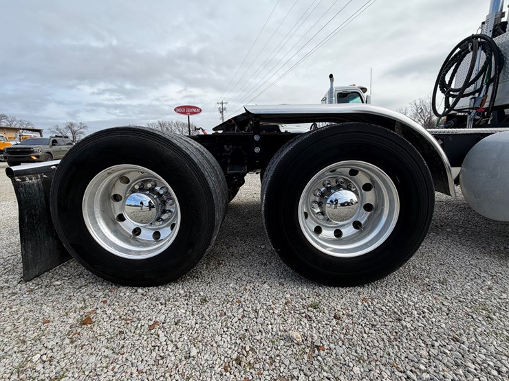 2014-mack-pinnacle-chu613-image-17