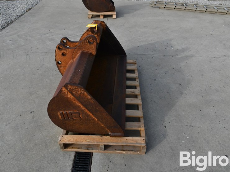 werk-brau-60"-bucket-image-4