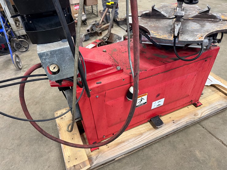 #1025-•-hunter-engineering-txc-515-tire-changer-image-4