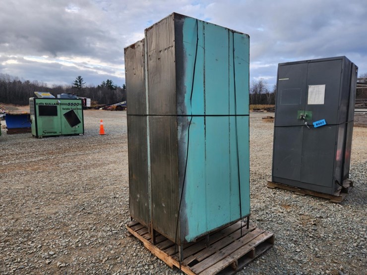 #6040-•-(2)-lockers-image-2