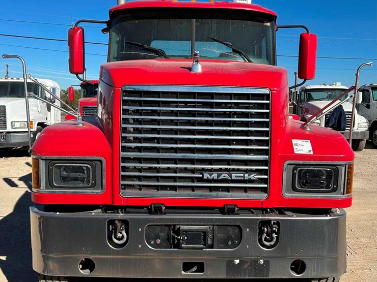 2020-mack-p164t-image-4