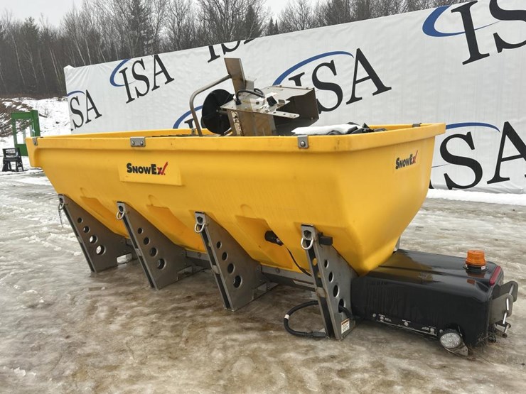 #5004-•-snowex-tailgate-hopper-salt/sand-spreader-image-3