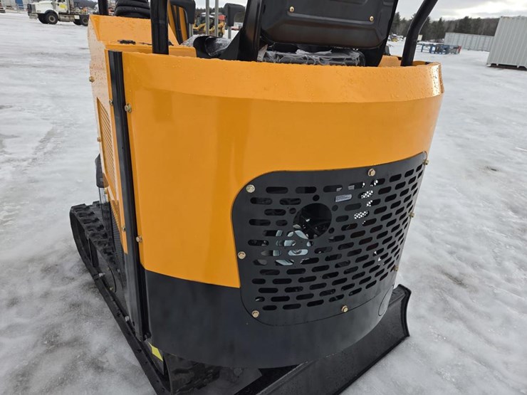 #2192-•-unused-future-ft15-mini-excavator-image-17