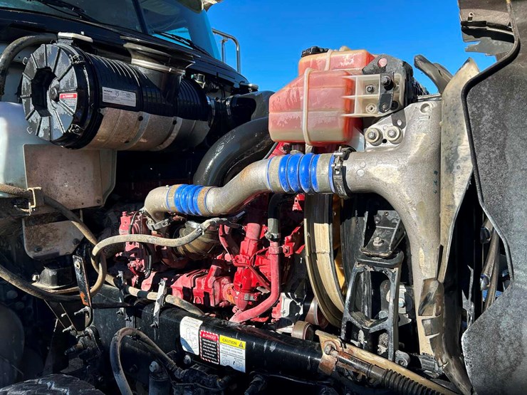 2020-mack-granite-image-14