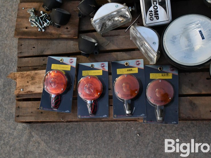 pallet-of-different-types-of-lights-image-11