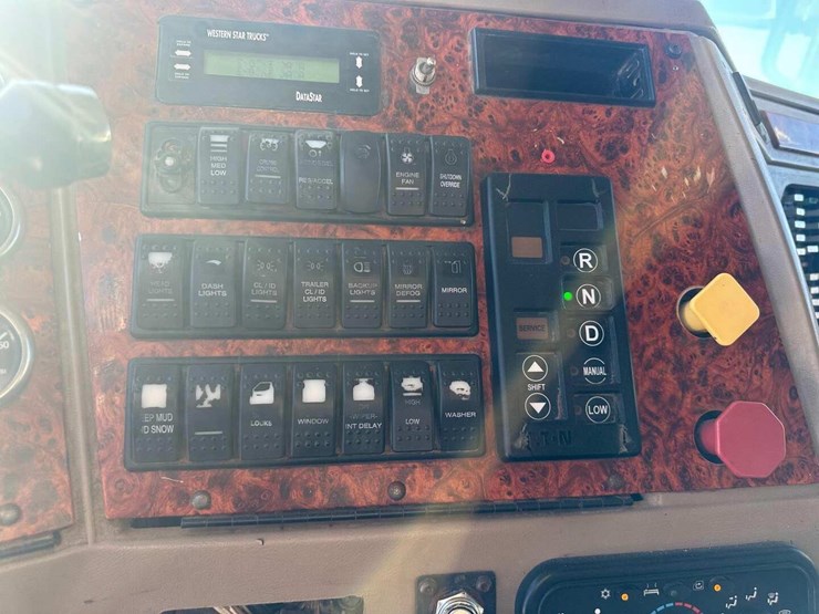 2011-western-star-4900-image-11