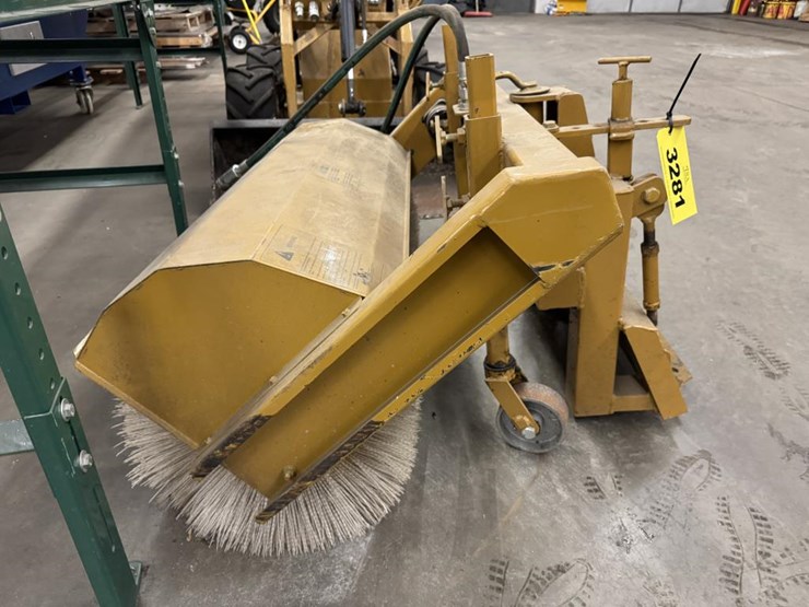 #3281-•-ase-sweeper-broom-attachment-image-4