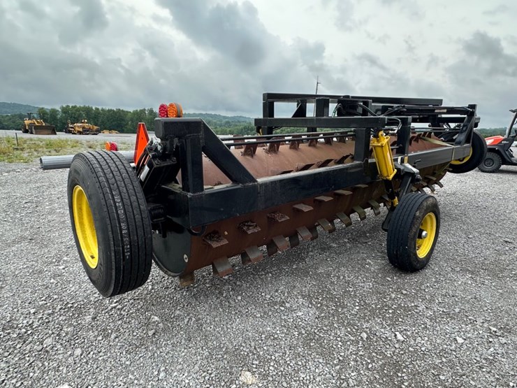 #30715-•-mandako-15’-land-roller-image-4