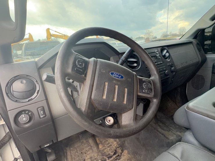 2011-ford-f250-xl-image-16