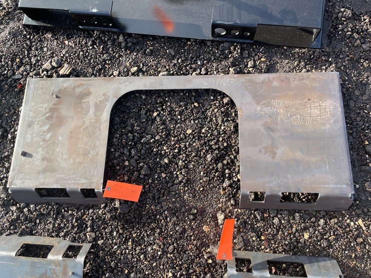 #1188-•-unused,-skidsteer-open-center-weldable-quick-attach-plate-image-2