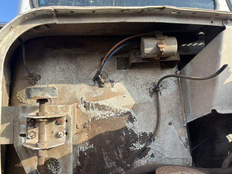 #2201-•-1988-freightliner-mb80-tandem-axle-dump-truck-image-43