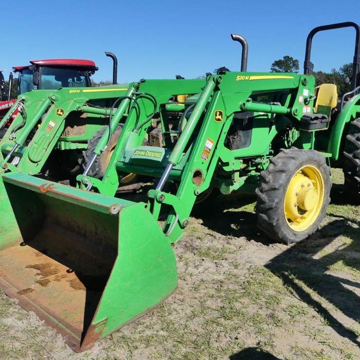 JOHN DEERE 5075E