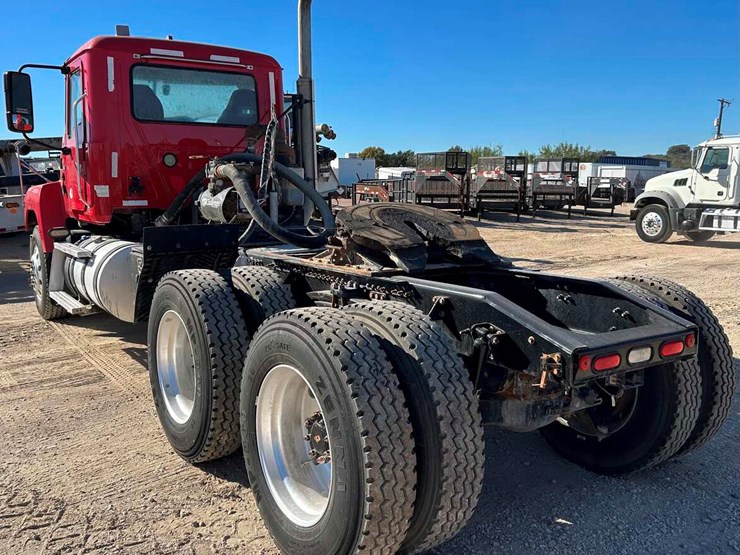 2020-mack-p164t-image-6