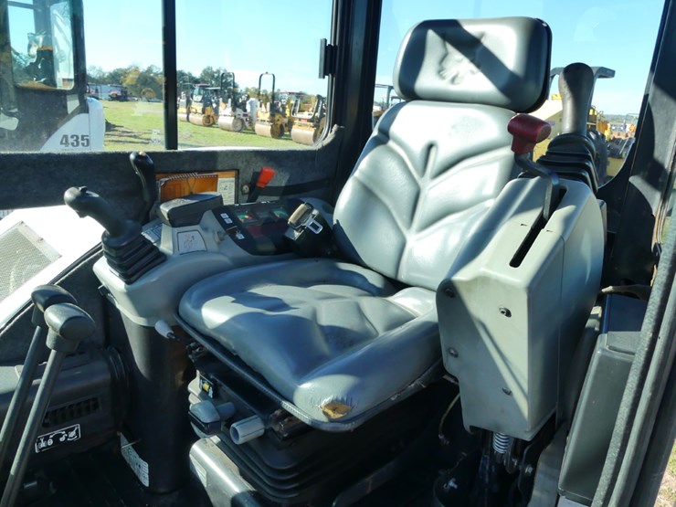 2009-bobcat-430-image-12