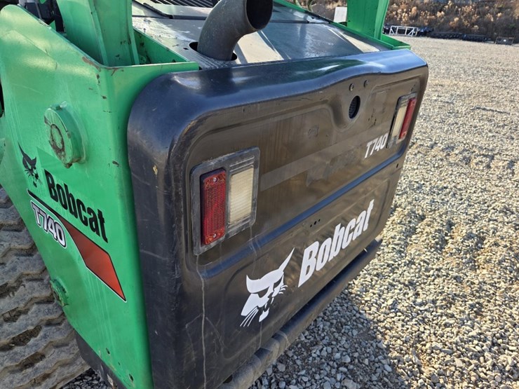 2018-bobcat-t740-image-25