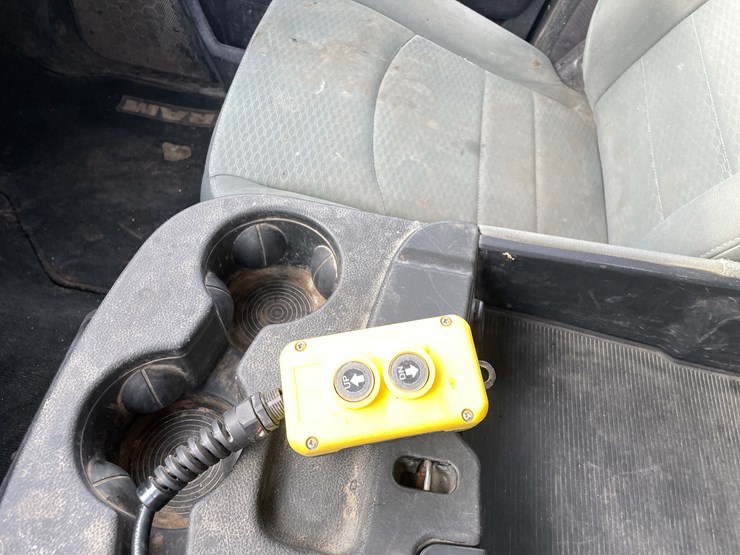 2016-ram-2500-tradesman-image-125