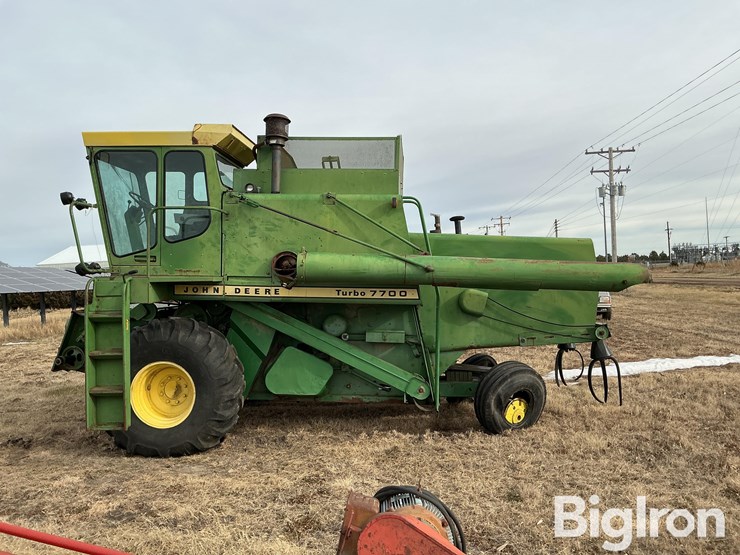 1977-john-deere-7700-image-8