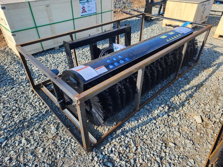 #6011-•-unused-72"-skid-steer-sweeper-attachment-image-4