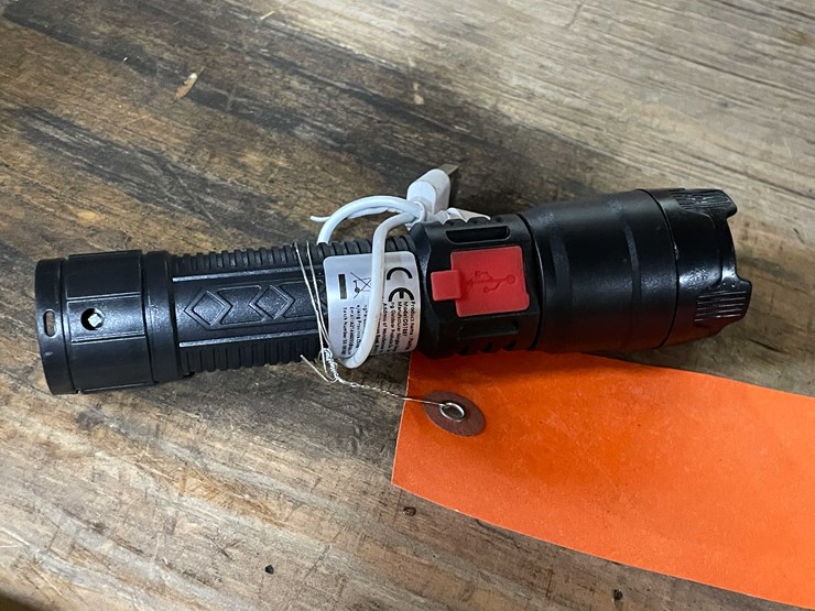 #2025-•-tactical-led-flashlight-(pr11)-image-3