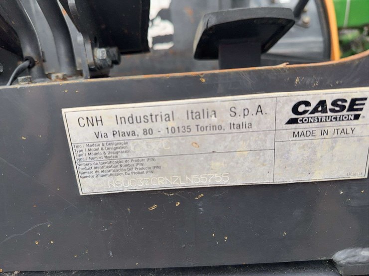 2018-case-cx37c-image-8