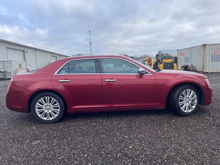 #1024-•-2012-chrysler-300-awd-sedan-(has-paperwork-to-obtain-title)-image-4