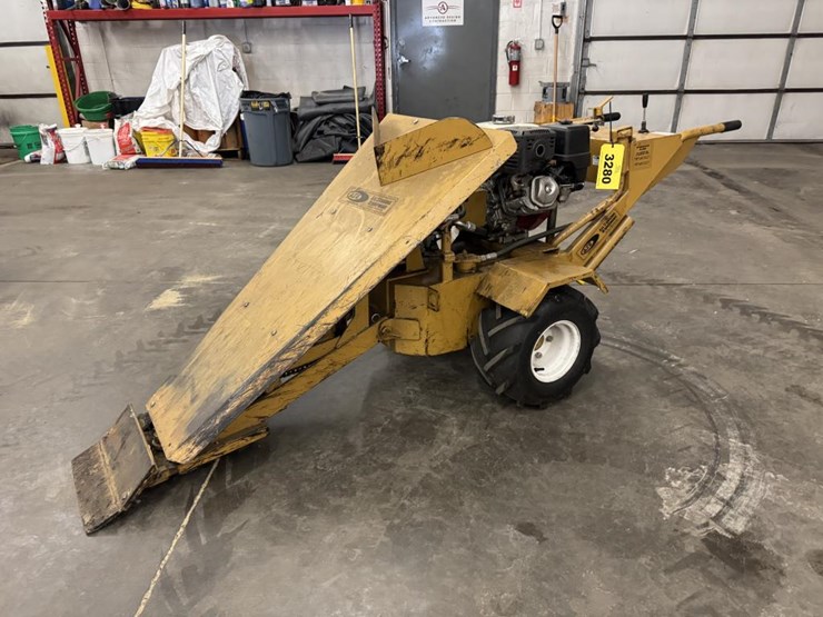 #3280-•-ase-hydraulic-tractor-with-roof-remover-attachment-image-1