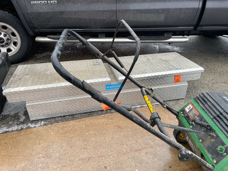 #4091-•-snowblower-(o3)-image-11