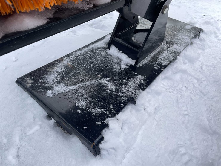#4060-•-unused-60"-skid-steer-broom-(o11)-image-5