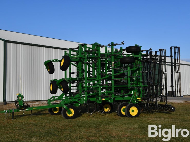 2018-john-deere-2018-image-1