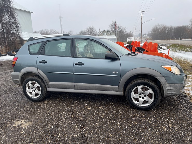 #1026-•-2006-pontiac-vibe-hatchback-(has-wi-title)-image-4