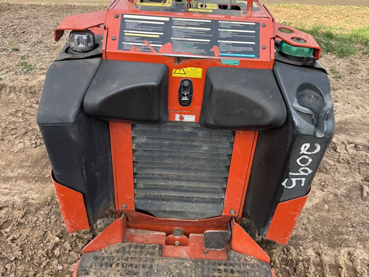 2019-ditch-witch-sk800-image-3