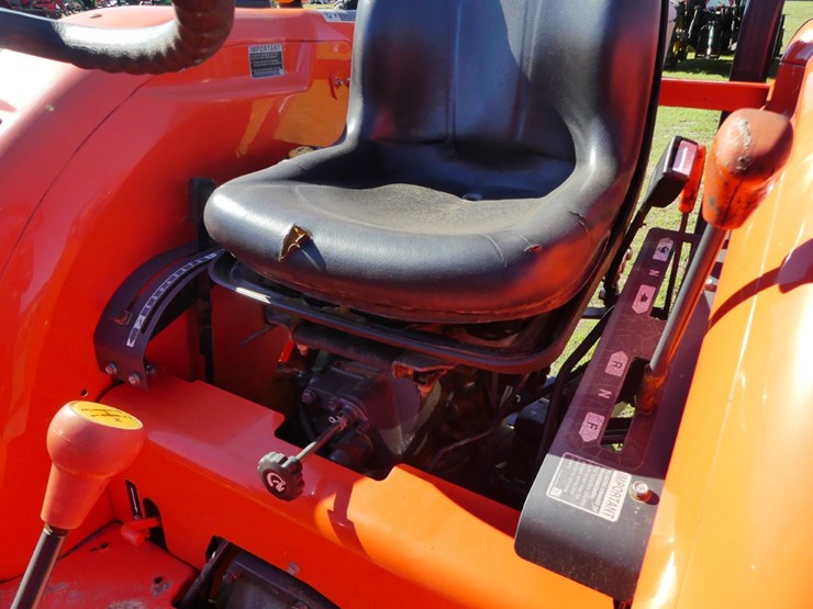 2015-kubota-l4701-image-12
