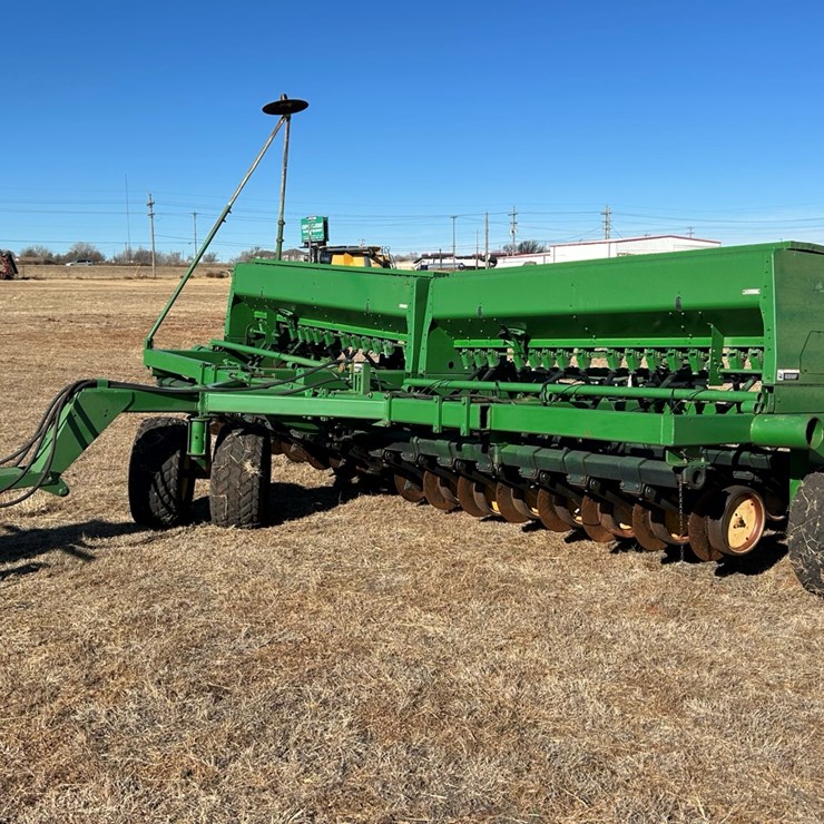 JOHN DEERE 750