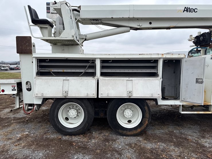 2000-international-4900-image-17