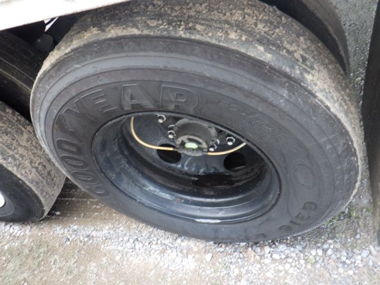 2015-hyundai-translead-image-17