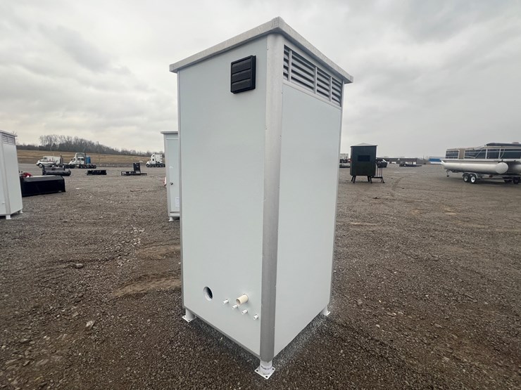 #30782-•-portable-restroom-image-3