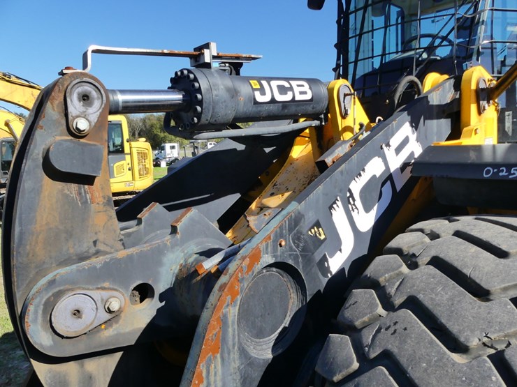 2019-jcb-457-image-11