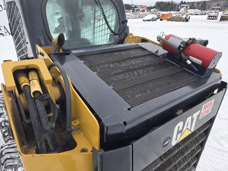 caterpillar-236d-image-25