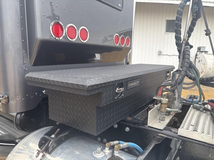 2006-peterbilt-379-image-20