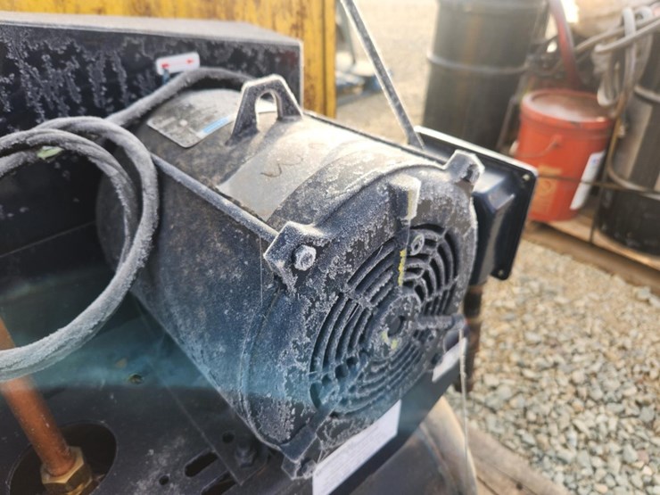 #6027-•-general-air-compressor-and-cabinet-image-9