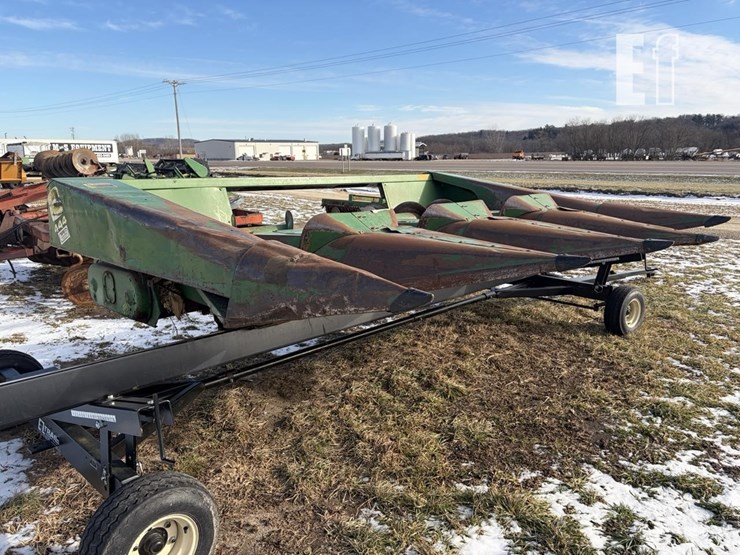 john-deere-444-image-4