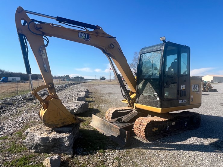 2014-caterpillar-305.5e2-image-1