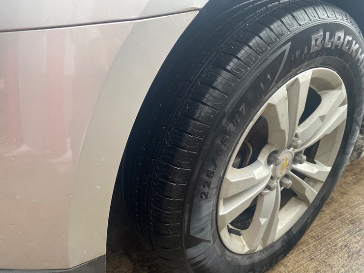 2015-chevrolet-equinox-lt-image-23