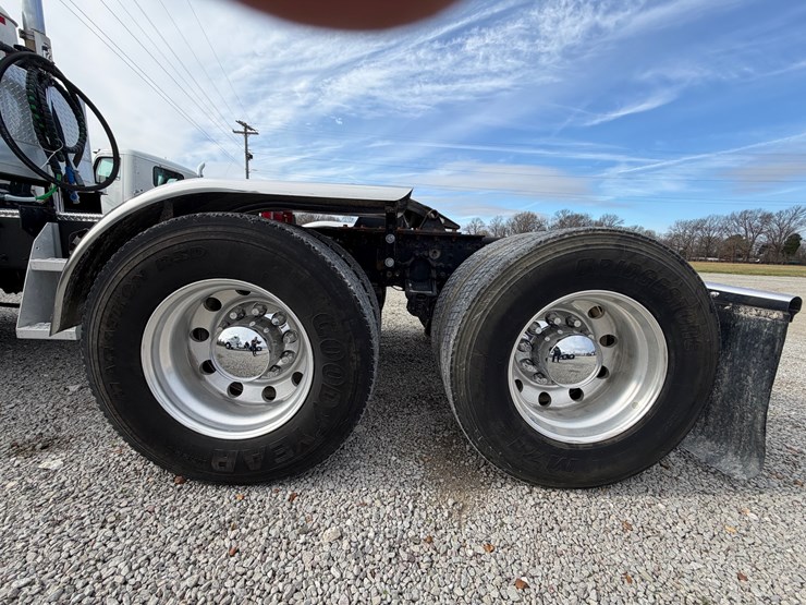 2014-mack-pinnacle-chu613-image-8