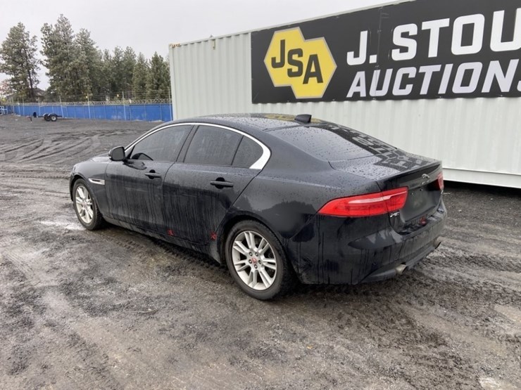 2017-jaguar-xe-25t-sedan-image-3